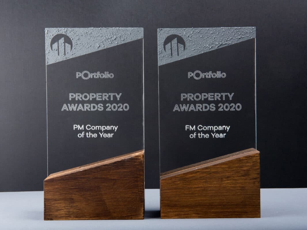 Plexiglass plaques