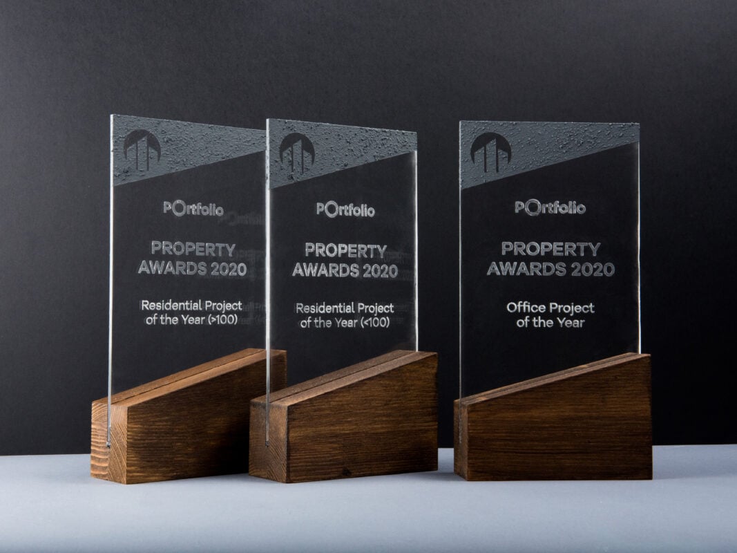 Plexiglass plaques