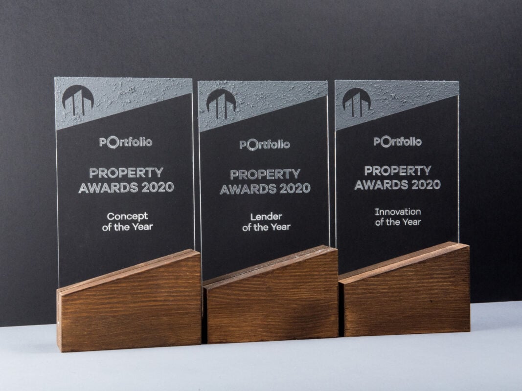 Plexiglass plaques