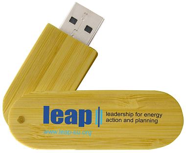 USB με ξύλινο σώμα από καρυδιά σφεντάμι ή μπαμπού