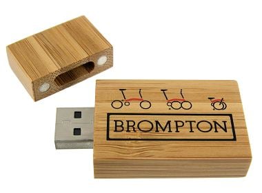 USB με ξύλινο σώμα από καρυδιά σφεντάμι ή μπαμπού