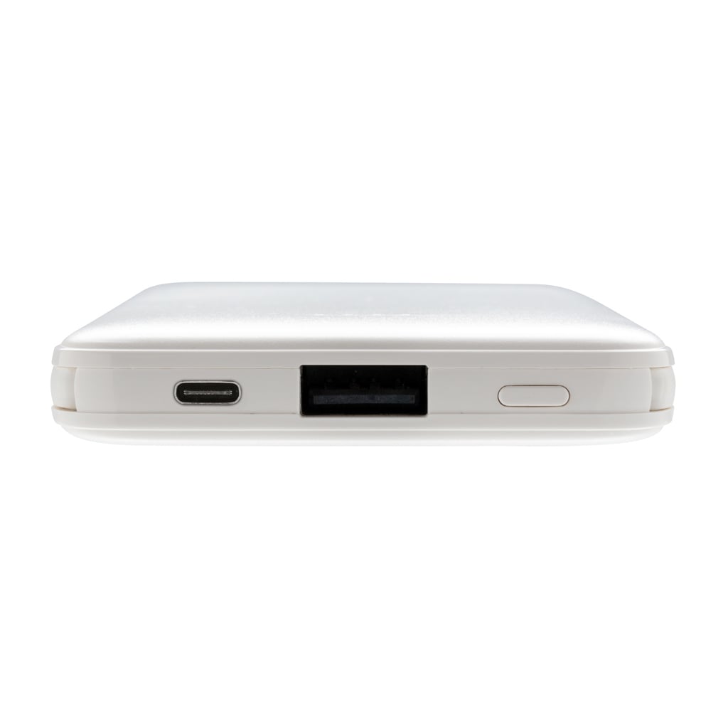 5.000 mAh Pocket Powerbank with integrated cables